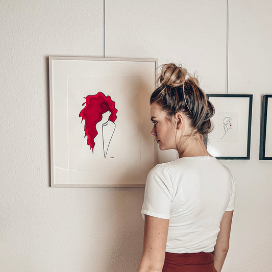 Judith Clara am Schreibtisch