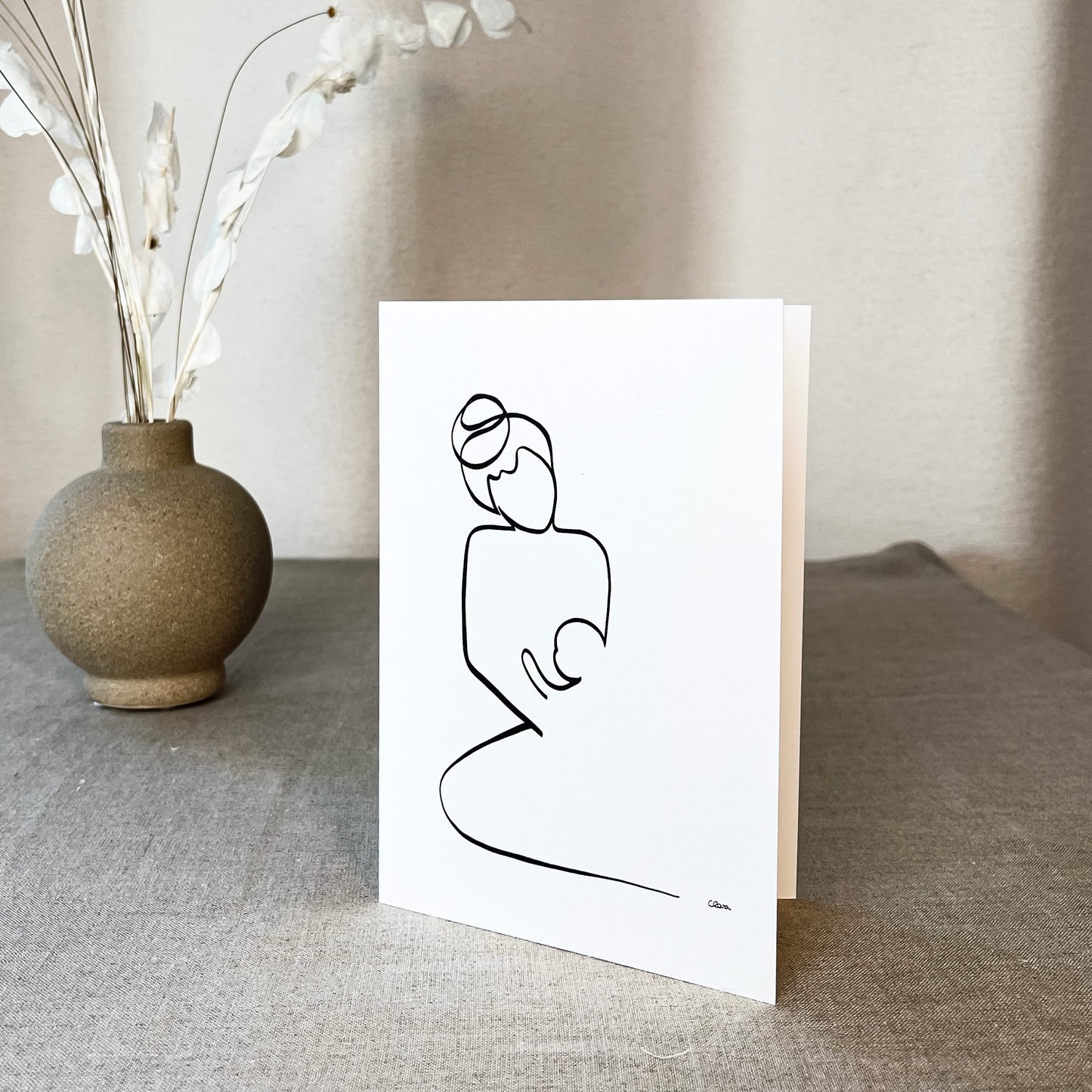 Mutter und Kind Nr. 2-Leinwand-JUDITH CLARA-12x17 cm Grußkarte (zartweiß) Papier 300g-one-line-art